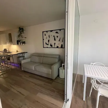 Palm 80 Mt Dal Mare E Comodo Per Venezia Apartment Lido di Jesolo